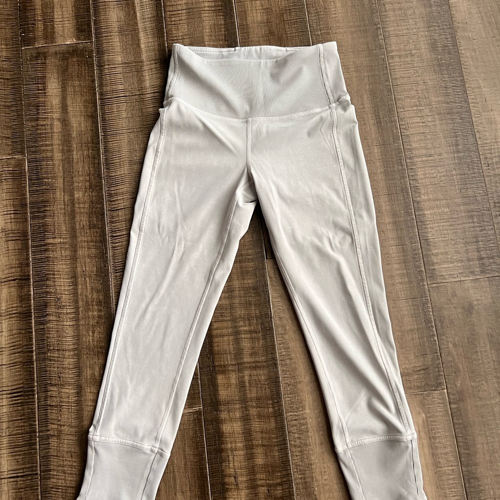 Lulu🍋 Leggings - Picture 2 of 5